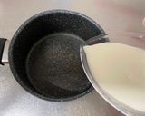 A picture of step 1 of White Chocolate Milk Tea.