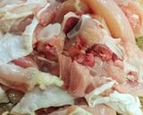 รูปขั้นตอนการทำที่ 2 ของ สับปะรดผัดกะปิใส่ไก่