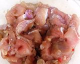 Hình bước làm 1 của món Nấm đùi gà xào bí ngòi