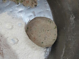 बाजरे के चटपटे पराठे (Bajre ke chatpate parathe recipe in hindi)