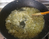 Foto del paso 3 de la receta: Bacalao con gambas en salsa de tomate