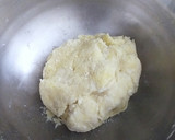 Foto del paso 3 de la receta: Empanadillas de gambas en crema reducida de las mismas cabezas