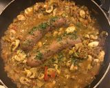 Une image de l'étape 6 de Saucisses de Toulouse à l ail et aux carottes fenouil champignons et panais.