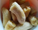Foto langkah ke 1 dari resep Banana Cake - Moist, No Mixer.