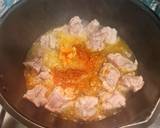 ผัดเผ็ดกระดูกหมูอ่อน🐷 (พริกแกงเหลืองใต้ + พริกแกงเผ็ดแดง🌶) วิธีทำสูตร 2 รูป