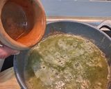 Foto del paso 4 de la receta: Merluza en salsa verde con frutos secos