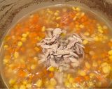 Foto langkah ke 4 dari resep Sup Ayam Macaroni Jagung Wortel.