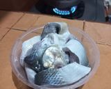 Foto langkah ke 1 dari resep Ikan Bandeng Bumbu Kuning Tanpa Santan.