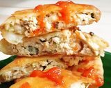 Foto langkah ke 6 dari resep Martabak Telur isi Ayam Tahu.