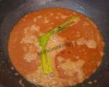 A picture of step 2 of Wajik ketan gula merah (sticky rice snack).