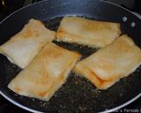 A picture of step 11 of Fried bread samosa.