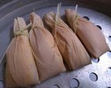 Foto langkah ke 4 dari resep Lepet jagung manis.