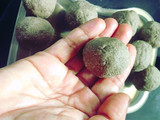 બાજરા ના લોટ ના લાડુ (Pearl Millet Ladoo Recipe In Gujarati)