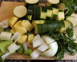 Foto del paso 2 de la receta Sopa crema de calabacines con cúrcuma y jengibre