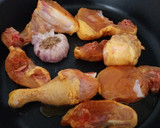 Foto del paso 2 de la receta: Cazuela de pollo estofado a la sobrasada con patatas y olivas negras