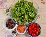 Foto del passaggio 1 della ricetta Insalata di lattughino con mozzarella affumicata