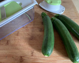 Foto del passaggio 1 della ricetta Straccetti di pollo con zucchine