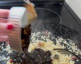 Foto del paso 8 de la receta: Arroz negro 🦑 con mayonesa de ajo🧄!