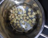 Hình bước làm 2 của món Sữa hạt sen khoai lang cho bé ăn dặm