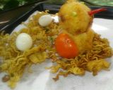 Foto langkah ke 4 dari resep Dadar Mie Sarang Puyuh.