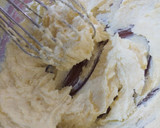 Foto langkah ke 1 dari resep Flower chocolate butter cup cake - simple ekonomis tanpa mixer.