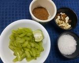 A picture of step 1 of Grapes Chutney.