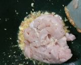 Gambar langkah 2 resipi Thai Chicken Basil.