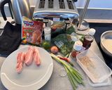 รูปขั้นตอนการทำที่ 1 ของ ข้าวยำหมูกรอบแซ่บ