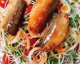 Hình bước làm 5 của món Salad Rau Mầm Cá Hộp