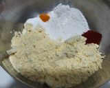 A picture of step 3 of Kand bhajiya.