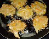 Foto langkah ke 3 dari resep Bakwan Kentang Wortel.