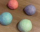 Foto langkah ke 3 dari resep Unicorn milk bun.