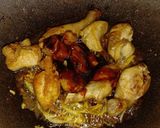 Foto langkah ke 4 dari resep Ayam goreng mentega.