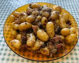 Une image de l'étape 18 de Pommes grenailles au lard, aubergine et oignons roses.
