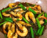 Foto langkah ke 4 dari resep Udang goreng Mentega.