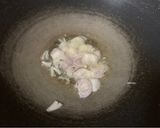 A picture of step 2 of Pad Thai with Shrimp.