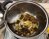 รูปขั้นตอนการทำที่ 2 ของ แกงเผ็ดไก่ใส่ฟักทองใบยี่หร่า