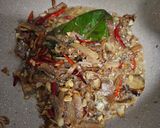 Foto langkah ke 2 dari resep Oseng daun pepaya.