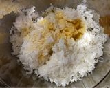 Hình bước làm 2 của món Cơm chiên tôm