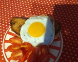 A picture of step 6 of Croque Madam or cheese and ham toast with egg.