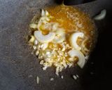 Foto langkah ke 2 dari resep Ayam Goreng Mentega.