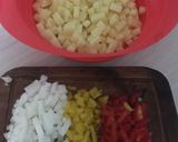 Foto del paso 1 de la receta: Tortilla de papa con ensalada (con lo que había 😋)