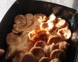A picture of step 5 of Sausage Mentai Rice.