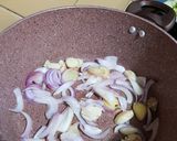 A picture of step 2 of Chicken Tinola.