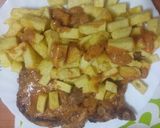 Foto del paso 4 de la receta Chuletas de cerdo al salmorejo con papas fritas