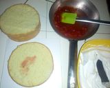 A picture of step 4 of Whiteforest cake.