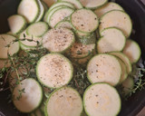 Foto del paso 3 de la receta: Calabacitas salteadas con queso parmesano