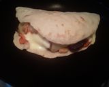 Foto del paso 6 de la receta: 🌮🌯Rapidita o Wrap con hamburguesa de Atún, remolachas y zanahorias salteadas tocineta y queso!!!