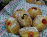 Foto langkah ke 12 dari resep Bomboloni Ubi Isi Strawberry.