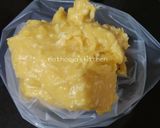 Foto langkah ke 3 dari resep Soes Kering Keju (no mixer, no spuit).